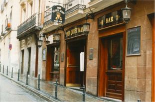 el bar.jpg (16619 bytes)
